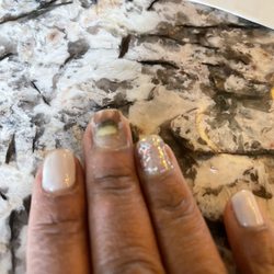 Bloomfield Nails & Spa - Fungus on my nails from Bloomfield Spa!