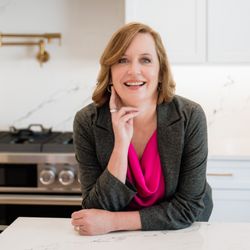 Erin Fernandez - Coastal Estate Team-Compass - Let me guide you home