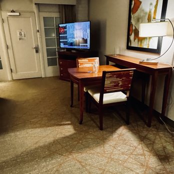 Embassy Suites by Hilton El Paso - Living room - Hotels Near Me - El Paso, Texas Embassy Suites by Hilton El Paso - Living room - Hotels Near Me - El Paso, Texas