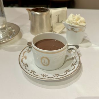 Ladurée - Macarons Near Me - Paris, 75