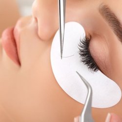 Annie's Nails & Spa - Eyelash Extensions