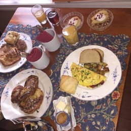 Breakfast delivered to the Mulberry cottage during our stay Breakfast delivered to the Mulberry cottage during our stay