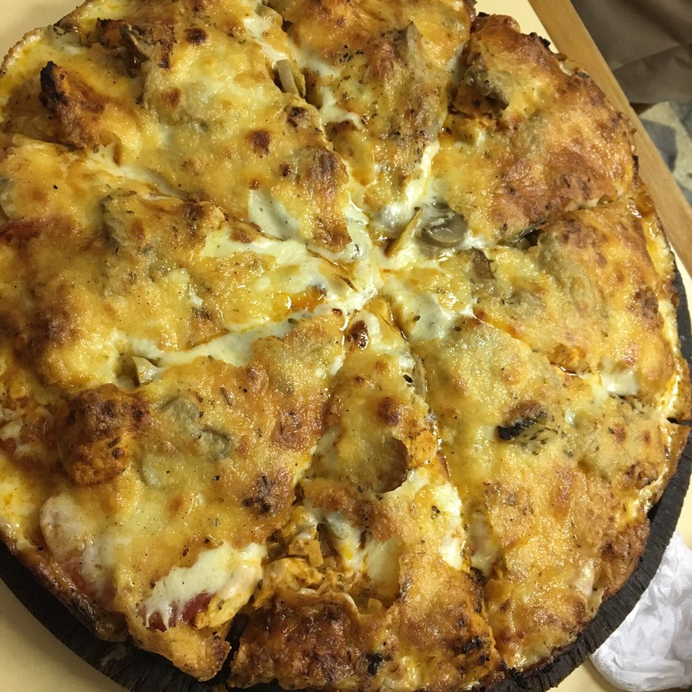 Güerrín - Muzzarella, tomate, pollo y champignones - Pizza Near Me - Buenos Aires, C Güerrín - Muzzarella, tomate, pollo y champignones - Pizza Near Me - Buenos Aires, C