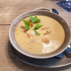 Ria's Beachcuisine - Chilisuppe mit Garnelen