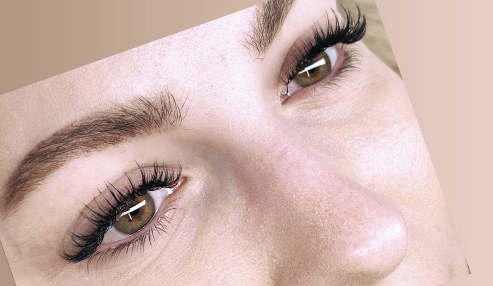 Luxury Lashes And Brows By Lyna Logo