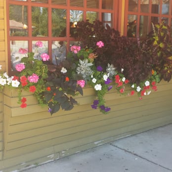 Pipers Restaurant - Outside  entrance - American Near Me - Flat Rock, Michigan