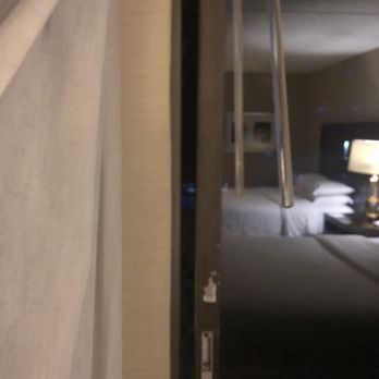 DoubleTree by Hilton Hotel Pittsburgh - Green Tree - My sliding glass door that was open and I could not get it shut so I had to switch rooms - Hotels Near Me - Pittsburgh, Pennsylvania