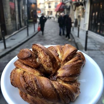 Circus - Sourdough Cinnamon Bun - Bakeries Near Me - Paris, 75