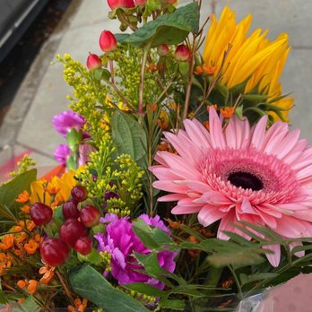 Bostonian Florist - Florists Near Me - Somerville, Massachusetts