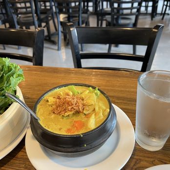 Bhan Mae Vane - Khao Poon Gai (Curry Chicken Noodle Soup) - Thai Near Me - Alameda, California Bhan Mae Vane - Khao Poon Gai (Curry Chicken Noodle Soup) - Thai Near Me - Alameda, California