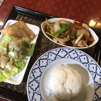 Sawasdee Thai Restaurant - Cashew Delight Lunch Special. - Thai Near Me - Sparks, Nevada Sawasdee Thai Restaurant - Cashew Delight Lunch Special. - Thai Near Me - Sparks, Nevada