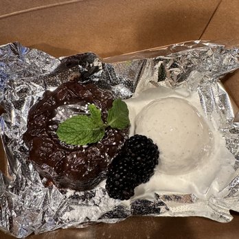 Junior Restaurant  - Chocolate Lava Cake - Lounges Near Me - Roseville, California