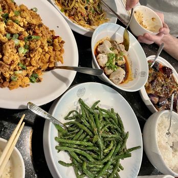 Chilispot - Sauteed Lamb W Cumin, Szechuan Wonton (Spicy), Eggplants W Garlic Sauce, Dry Fried String Beans, Chefs Special Stir Fried Chicken - Szechuan Near Me - University City, Missouri