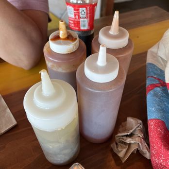 la Barbecue - We went to poor the bbq and the top came off. - Barbeque Near Me - Austin, Texas la Barbecue - We went to poor the bbq and the top came off. - Barbeque Near Me - Austin, Texas