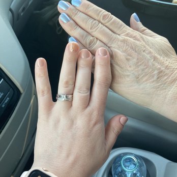 The Nail Bar - Gel mani & regular mani - Nail Salons Near Me - Burbank, California