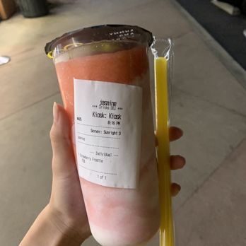 Sunright Tea Studio - strawberry frostie - Bubble Tea Near Me - Irvine, California Sunright Tea Studio - strawberry frostie - Bubble Tea Near Me - Irvine, California