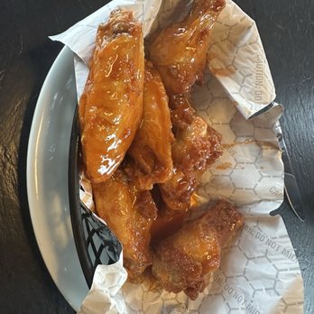 Pizza Hut - Buffalo medium wings - Pizza Near Me - Saint Marys, Pennsylvania Pizza Hut - Buffalo medium wings - Pizza Near Me - Saint Marys, Pennsylvania