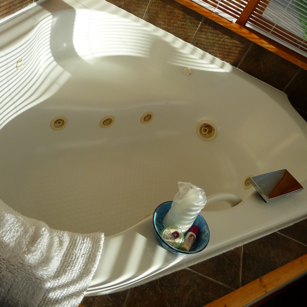 Lighthouse Bed and Breakfast - Skiff House Hot Tub - Bed & Breakfast Near Me - Two Harbors, Minnesota Lighthouse Bed and Breakfast - Skiff House Hot Tub - Bed & Breakfast Near Me - Two Harbors, Minnesota