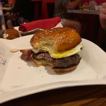 Gordon Ramsay Burger Las Vegas - Farmhouse Burger. Eggs, bacon and white cheddar on a thick patty. - Burgers Near Me - Las Vegas, Nevada Gordon Ramsay Burger Las Vegas - Farmhouse Burger. Eggs, bacon and white cheddar on a thick patty. - Burgers Near Me - Las Vegas, Nevada