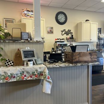 The Rhody Hen Cafe - Front counter - Breakfast & Brunch Near Me - North Providence, Rhode Island