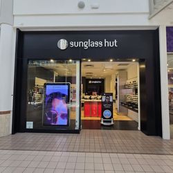 Sunglass Hut