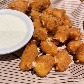 Cheddar's Scratch Kitchen - Wisconsin Cheese Bites - Comfort Food Near Me - Pflugerville, Texas