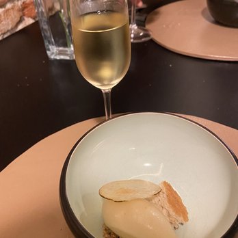 Dos Cielos Madrid - Pear dessert - Spanish Near Me - Madrid, M