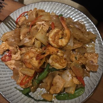 Dagg Thai Restaurant - Drunken noodle too good without sweet - Thai Near Me - New York, New York
