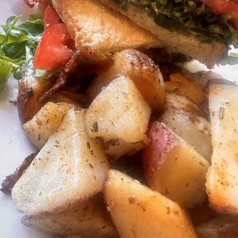 Branch Breakfast - (BLT) Bacon lettuce tomato sandwich with some potatoes. - Breakfast & Brunch Near Me - Fresno, California