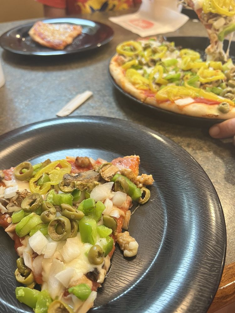 GINO’S PIZZA & SPAGHETTI HOUSE Updated October 2024 143 Dayton St