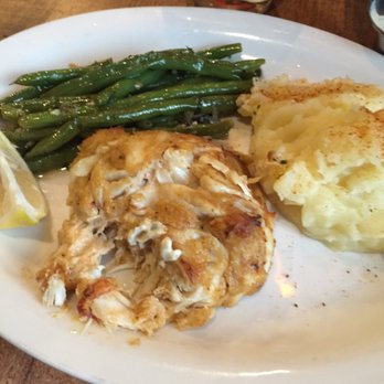 Mama's on the Half Shell - Crab cake platter with potatoes and green beans - Bars Near Me - Baltimore, Maryland