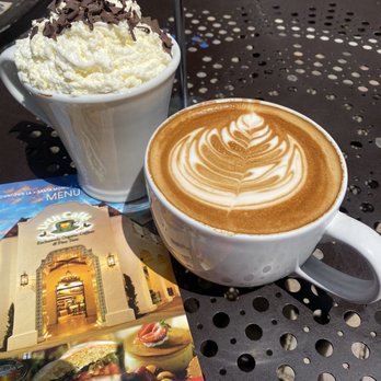 Urth Caffé-Pasadena - Size Large Lattes - Cafes Near Me - Pasadena, California Urth Caffé-Pasadena - Size Large Lattes - Cafes Near Me - Pasadena, California