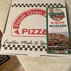 Geno’s Pizzeria - The pizza!