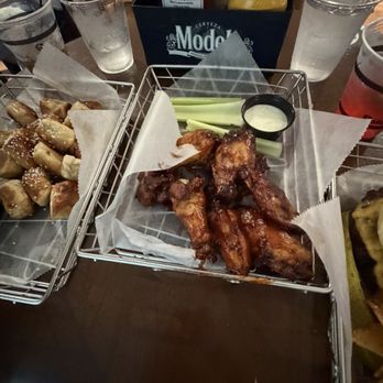 ChiSox Bar & Grill - Wings - Bars Near Me - Chicago, Illinois ChiSox Bar & Grill - Wings - Bars Near Me - Chicago, Illinois