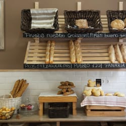 Panaria - Baguettes y pan de Mickey Mouse.