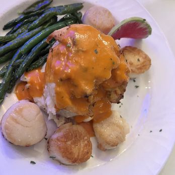 Riverwinds Restaurant - Crab stuffed flounder with scallops. Their special that night Green beans were shriveled up and dead!! - New American Near Me - West Deptford, New Jersey Riverwinds Restaurant - Crab stuffed flounder with scallops. Their special that night Green beans were shriveled up and dead!! - New American Near Me - West Deptford, New Jersey