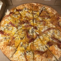 Depalma's Apizza - Mashed potato bacon pizza: very bland