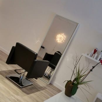 1. O Coiffure & Petite Boutique
