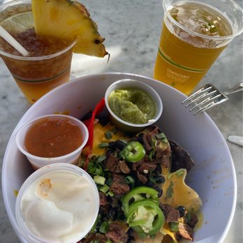 Hale Mo'olelo - Mai Tai, Pineapple Wheat and Carne Asada Nachos - Music Venues Near Me - Lahaina, Hawaii