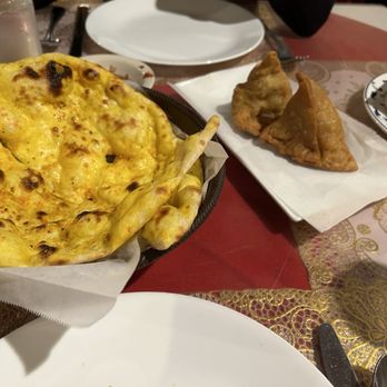 Maharaja Indian Restaurant - Garlic Naan and Chicken Samosas - Indian Near Me - Fort Worth, Texas Maharaja Indian Restaurant - Garlic Naan and Chicken Samosas - Indian Near Me - Fort Worth, Texas