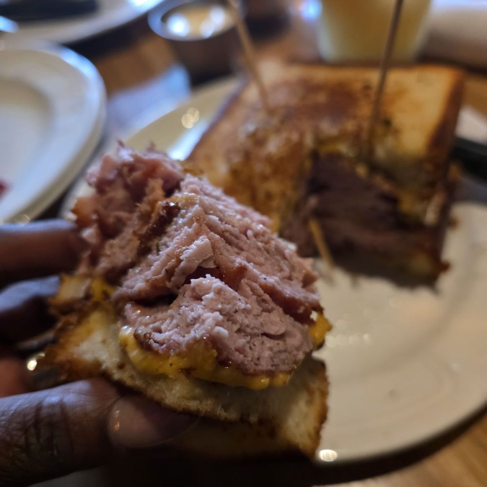 Au Cheval - Bars Near Me - Chicago, Illinois Au Cheval - Bars Near Me - Chicago, Illinois