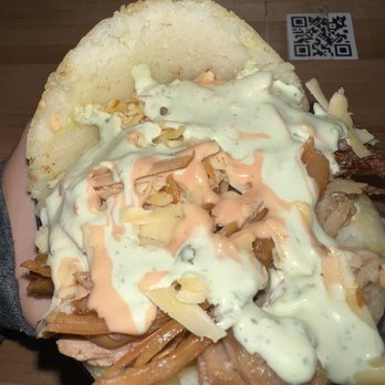 Mil Sabores - Pernil arepa - Food Trucks Near Me - Bridgeport, Connecticut Mil Sabores - Pernil arepa - Food Trucks Near Me - Bridgeport, Connecticut