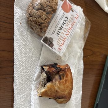 Victus Coffee - Pumpkin spice chocolate chip cookie and blueberry scone - Coffee & Tea Near Me - Hartford, Connecticut