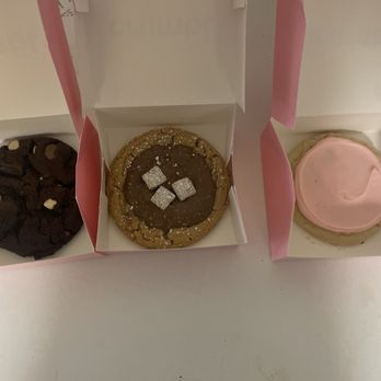 Crumbl - Apple Valley - Cookies - Bakeries Near Me - Apple Valley, California