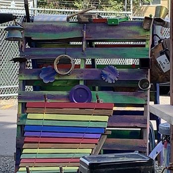 Cozmic Charlie’s Cheeze Shack - Patio decor - Sandwiches Near Me - Eugene, Oregon