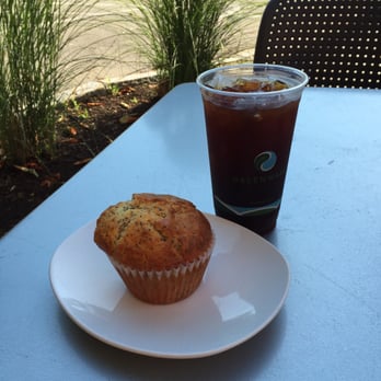 Lil's Café - Delightful summer day sitting outside at Lil's Cafe! - Coffee & Tea Near Me - Kittery, Maine Lil's Café - Delightful summer day sitting outside at Lil's Cafe! - Coffee & Tea Near Me - Kittery, Maine