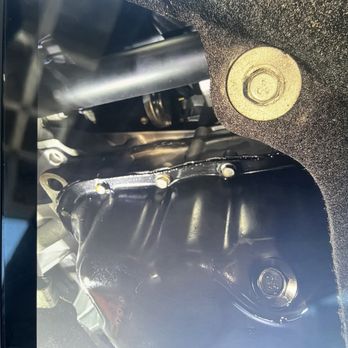Brake Masters - Leaking oil with hand tightened (at best) bolts - Oil Change Stations Near Me - Las Vegas, Nevada