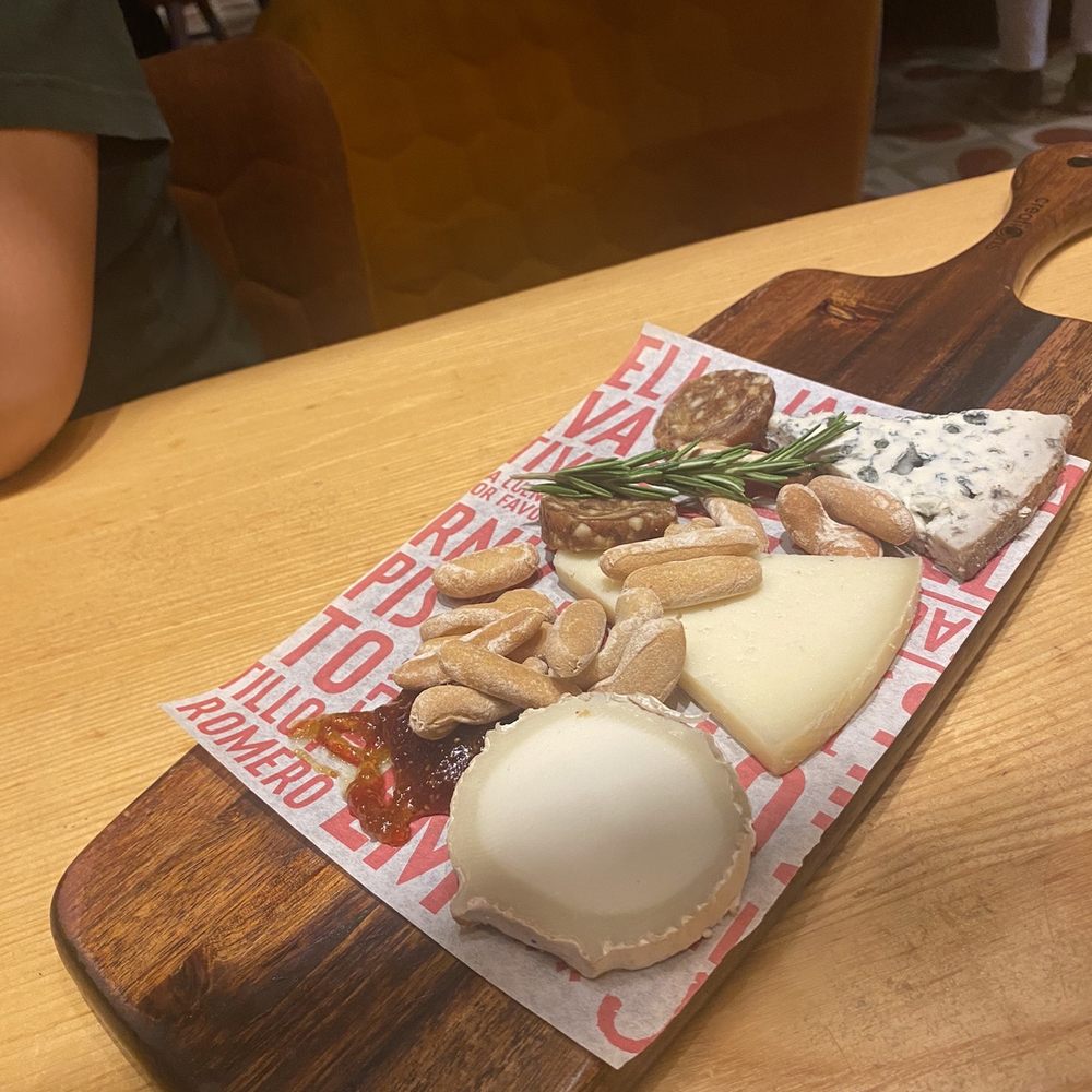 Jaleo - Plato De Queso Manchego Pasamontes - Spanish Near Me - Washington, DC, District of Columbia