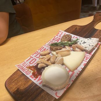 Jaleo - Plato De Queso Manchego Pasamontes - Spanish Near Me - Washington, DC, District of Columbia