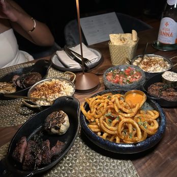 Toca Madera - Petite Steak, Mac&Chesse, Fries, Complimentary Chips & Salsa - Steakhouses Near Me - Houston, Texas